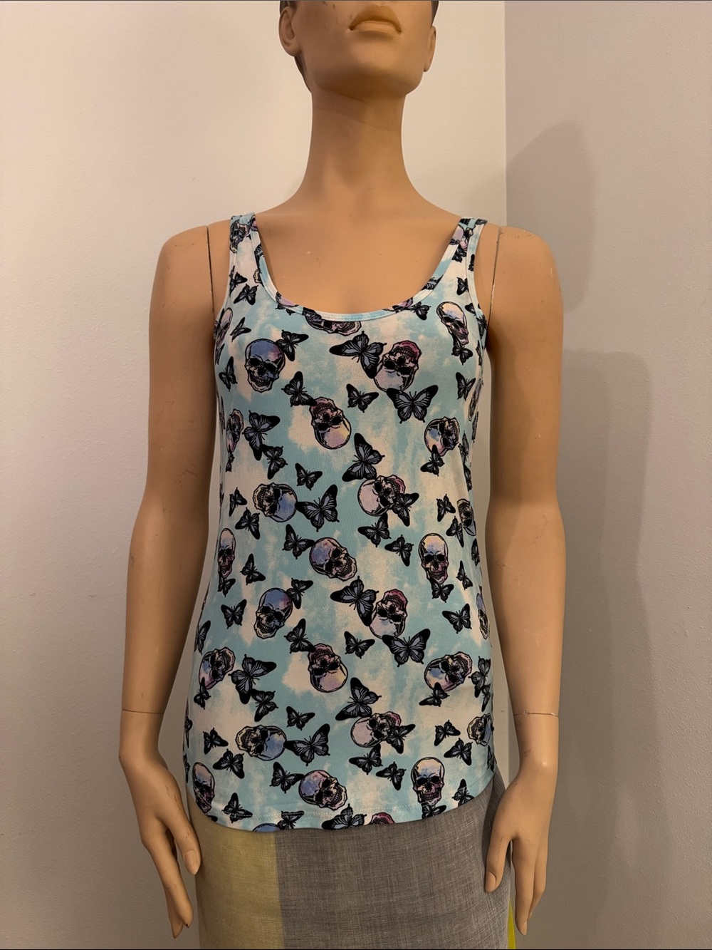 No Boundaries Light Blue Skull & Butterfly Scoop Tank